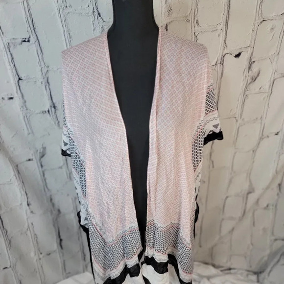 MOSS Rose | Beautiful lightweight black and pink tribal Print Kimono | one size - Picture 2 of 8